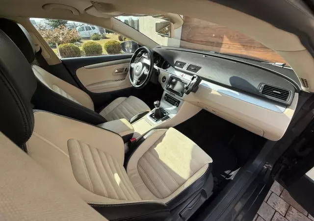 VOLKSWAGEN Passat CC 