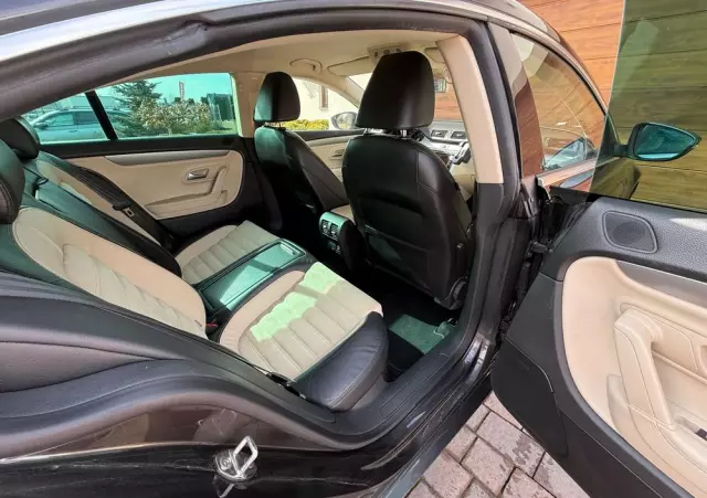 VOLKSWAGEN Passat CC 