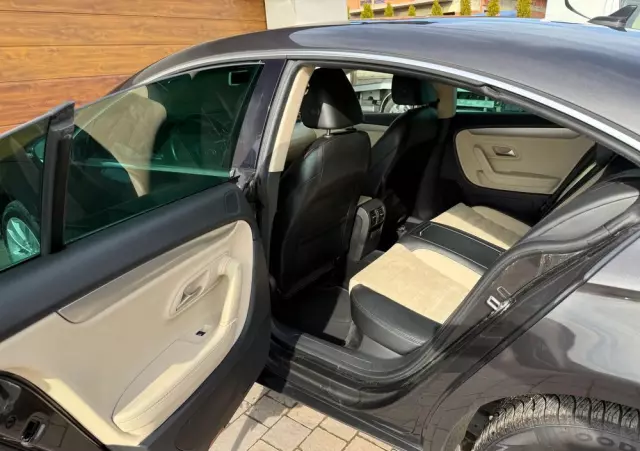 VOLKSWAGEN Passat CC 