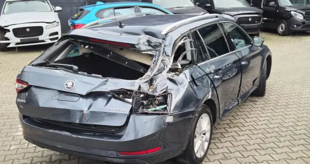 SKODA Superb 1.6 TDI DSG Ambition