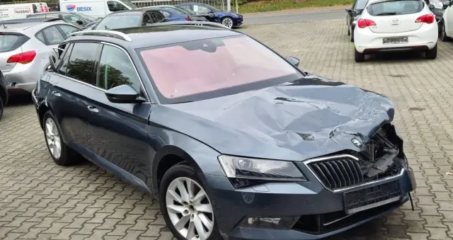 SKODA Superb 1.6 TDI DSG Ambition
