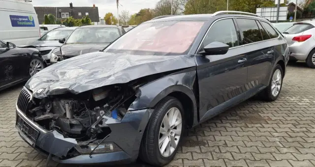 SKODA Superb 1.6 TDI DSG Ambition