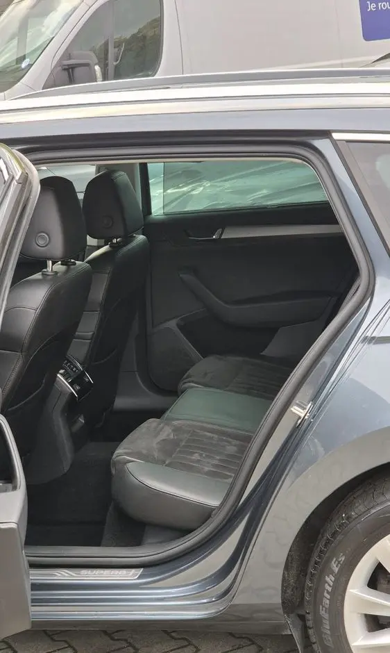 SKODA Superb 1.6 TDI DSG Ambition