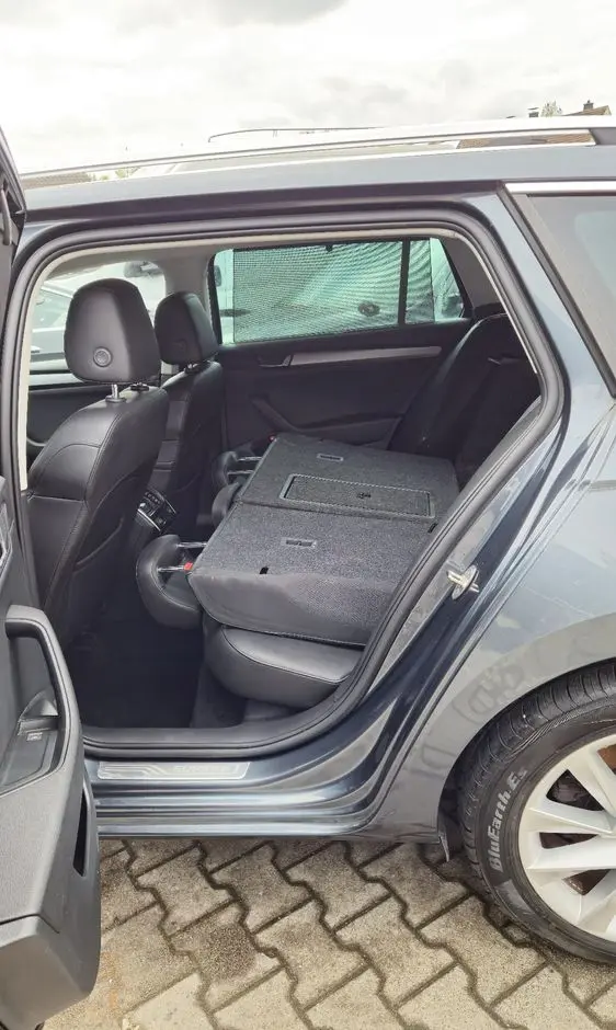 SKODA Superb 1.6 TDI DSG Ambition