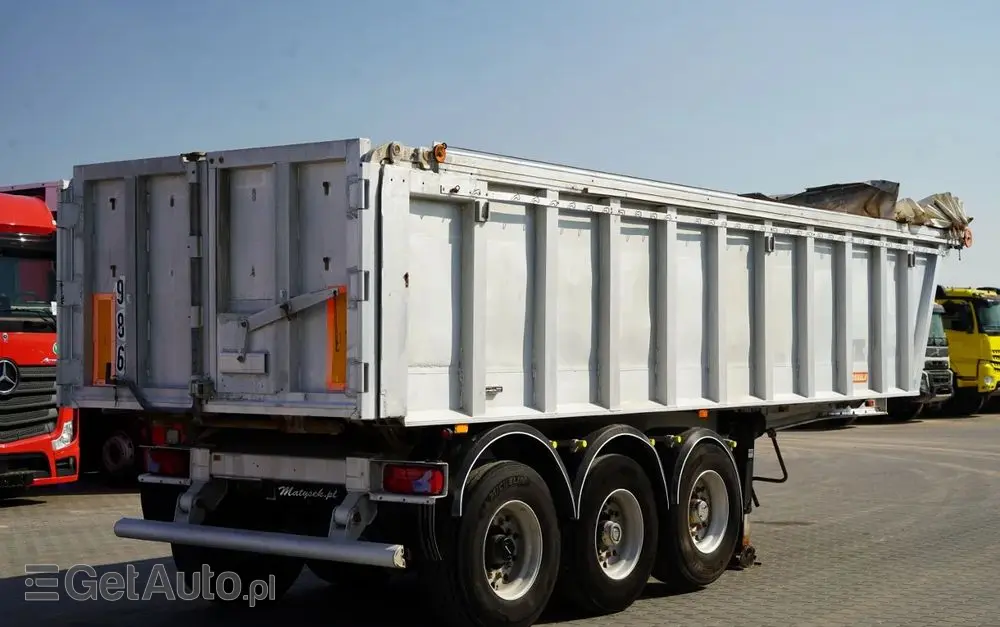 BENALU WYWROTKA / 24 m3 / ALUMINIOWA / OŚ PODNOSZONA / WAGA: 5 300 KG / ELEKTRYCZNA PLANDEKA / ALUFELGI  W 