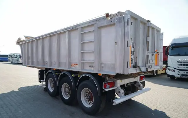 BENALU WYWROTKA / 24 m3 / ALUMINIOWA / OŚ PODNOSZONA / WAGA: 5 300 KG / ELEKTRYCZNA PLANDEKA / ALUFELGI  W 