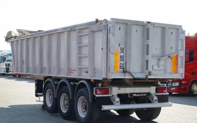 BENALU WYWROTKA / 24 m3 / ALUMINIOWA / OŚ PODNOSZONA / WAGA: 5 300 KG / ELEKTRYCZNA PLANDEKA / ALUFELGI  W 