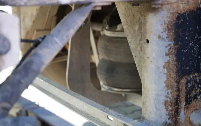 BENALU WYWROTKA / 24 m3 / ALUMINIOWA / OŚ PODNOSZONA / WAGA: 5 300 KG / ELEKTRYCZNA PLANDEKA / ALUFELGI  W 