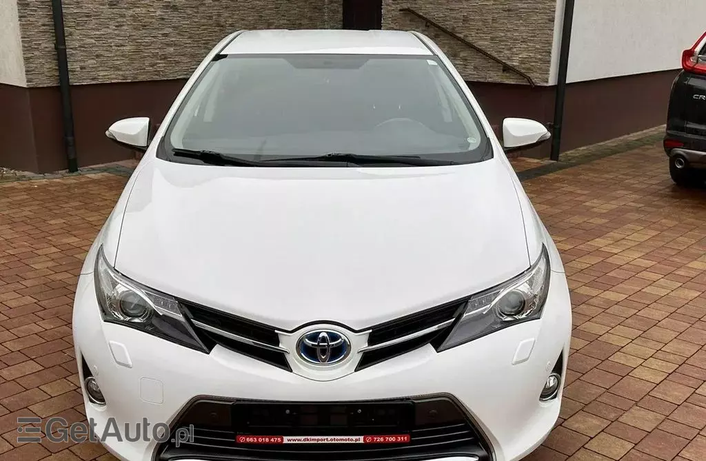 TOYOTA Auris 