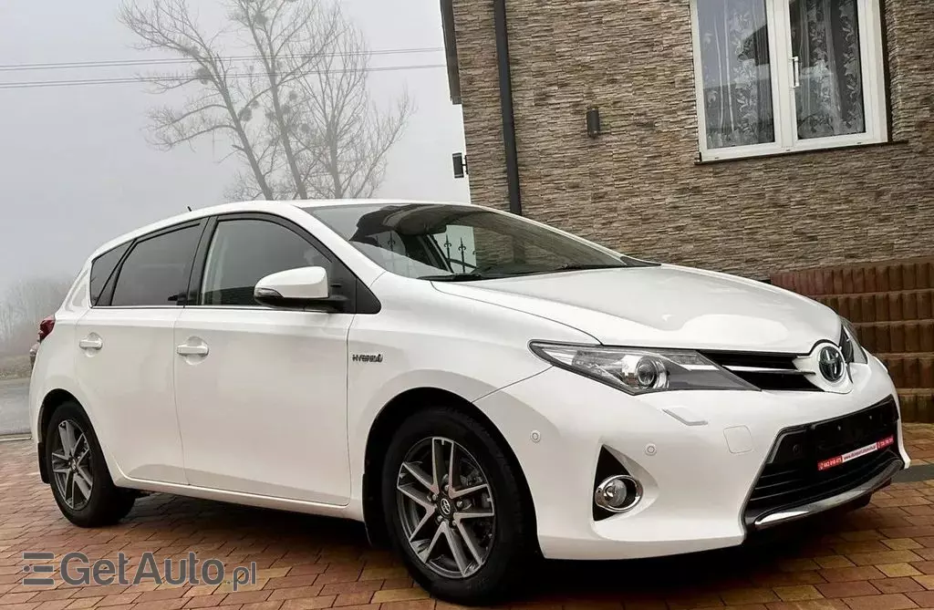 TOYOTA Auris 