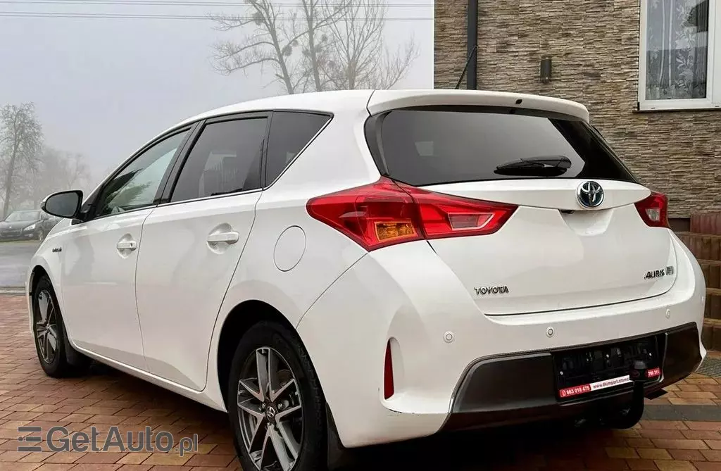TOYOTA Auris 
