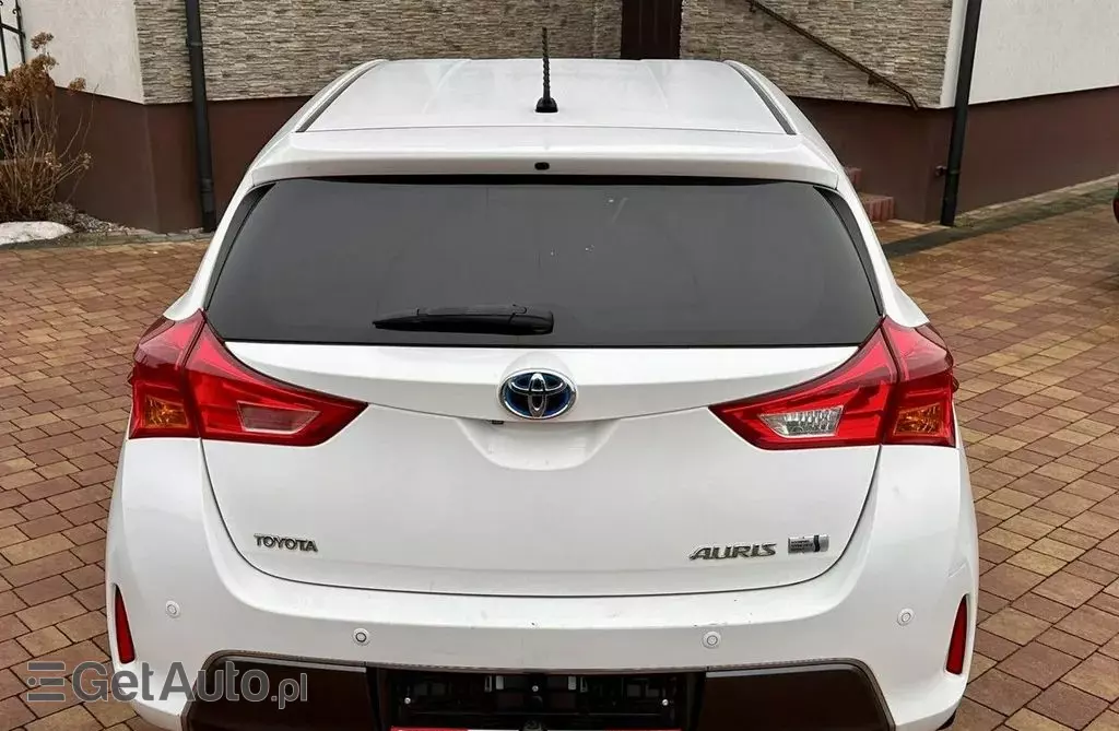 TOYOTA Auris 