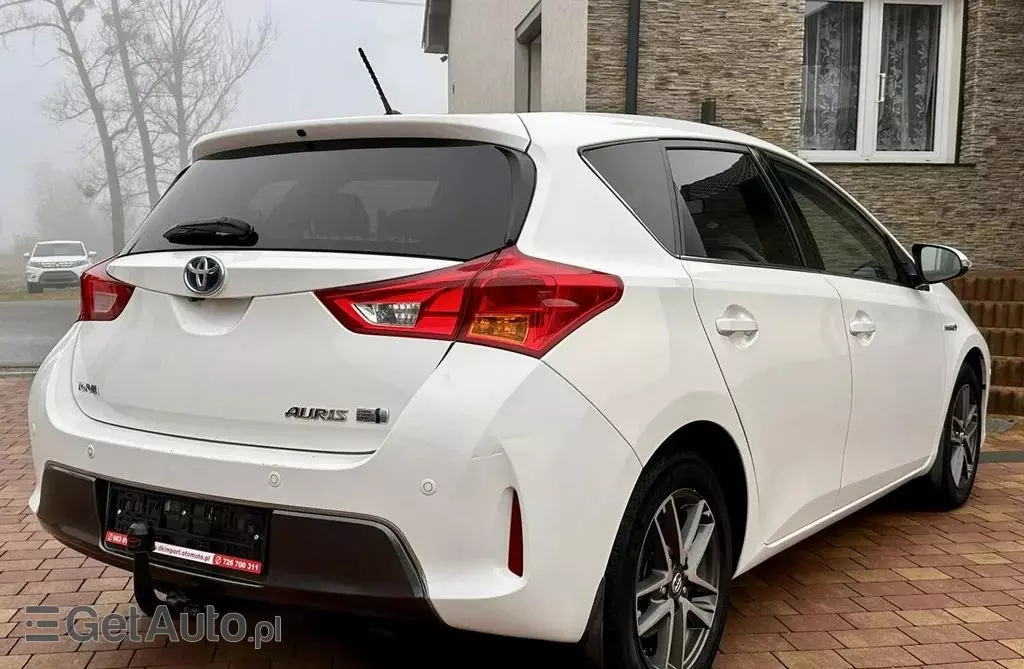 TOYOTA Auris 
