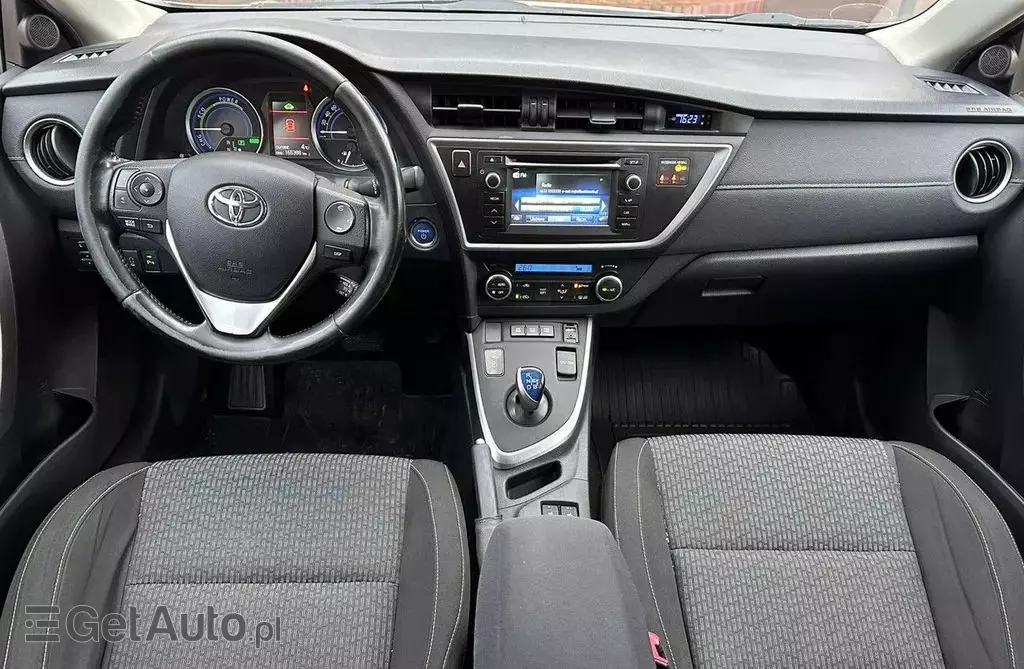 TOYOTA Auris 