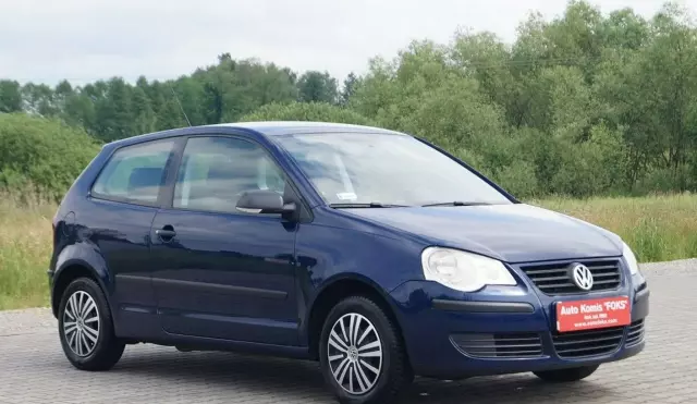 VOLKSWAGEN Polo 