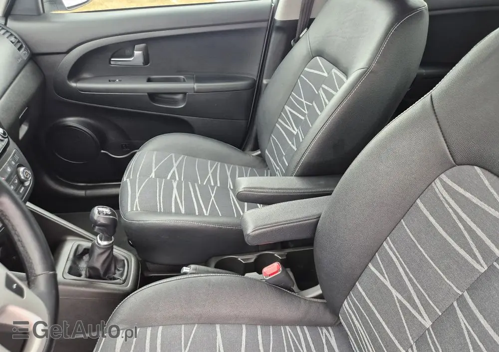 KIA Venga 1.6 CVVT Dream-Team Edition