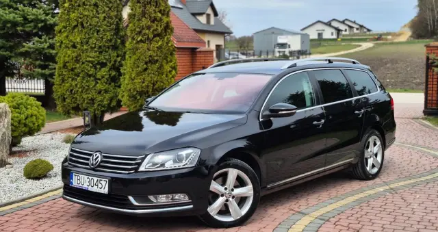 VOLKSWAGEN Passat 