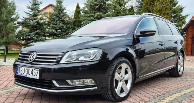 VOLKSWAGEN Passat 