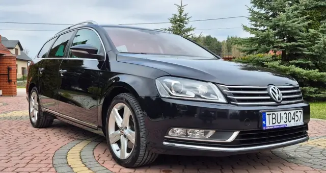 VOLKSWAGEN Passat 