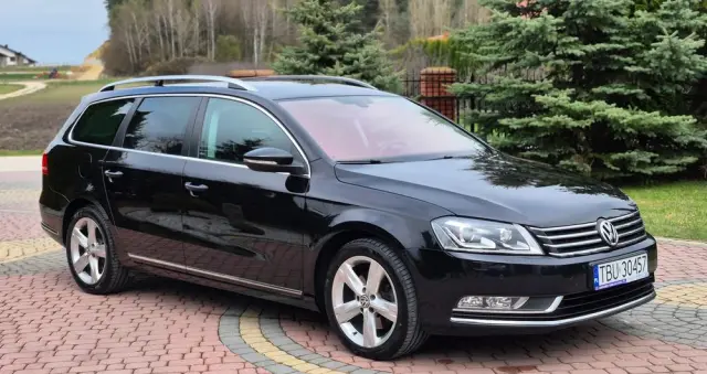 VOLKSWAGEN Passat 