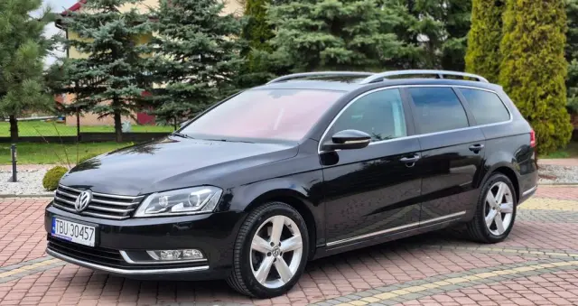 VOLKSWAGEN Passat 