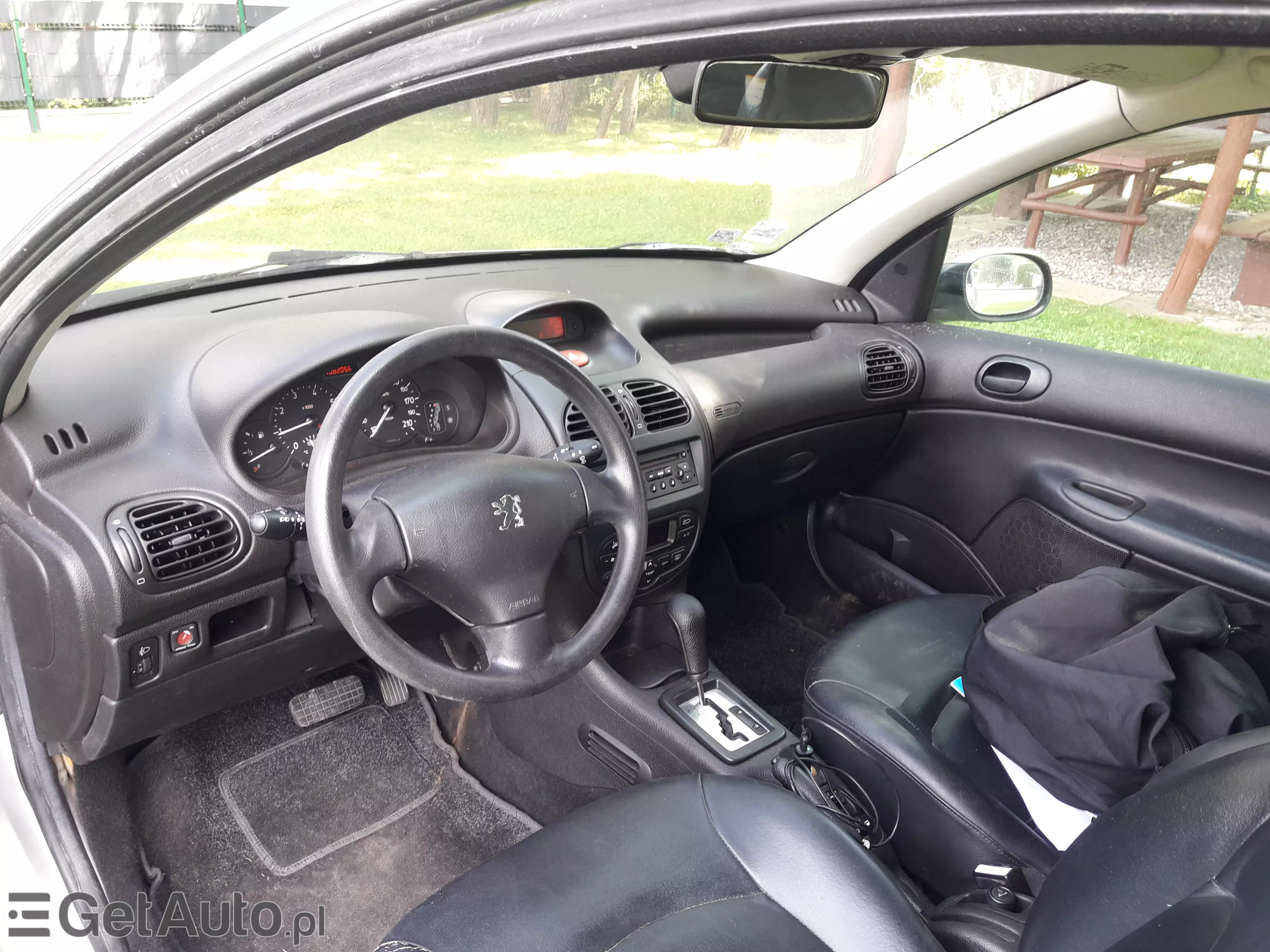PEUGEOT 206 