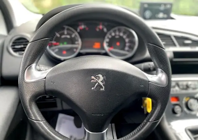 PEUGEOT 3008 1.6 BlueHDi Style S&S