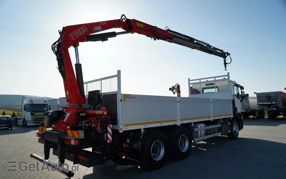 RENAULT C 430 / 6x4 / SKRZYNIOWY 7,2 M + HDS FASSI F215A / WYSÓW 10 M / STEROWANIE RADIOWE / WIDŁY / ROTATOR 