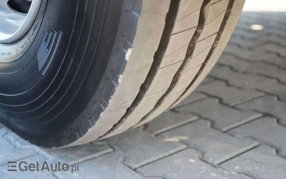 RENAULT C 430 / 6x4 / SKRZYNIOWY 7,2 M + HDS FASSI F215A / WYSÓW 10 M / STEROWANIE RADIOWE / WIDŁY / ROTATOR 