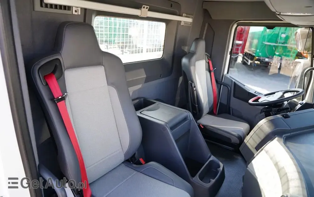 RENAULT C 430 / 6x4 / SKRZYNIOWY 7,2 M + HDS FASSI F215A / WYSÓW 10 M / STEROWANIE RADIOWE / WIDŁY / ROTATOR 