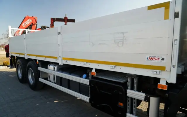 RENAULT C 430 / 6x4 / SKRZYNIOWY 7,2 M + HDS FASSI F215A / WYSÓW 10 M / STEROWANIE RADIOWE / WIDŁY / ROTATOR 