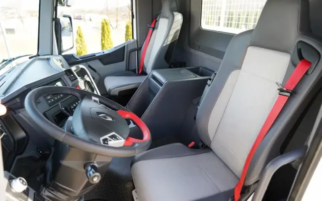 RENAULT C 430 / 6x4 / SKRZYNIOWY 7,2 M + HDS FASSI F215A / WYSÓW 10 M / STEROWANIE RADIOWE / WIDŁY / ROTATOR 