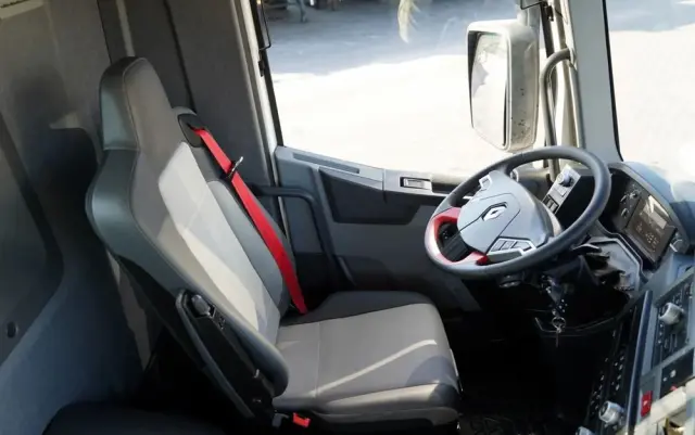 RENAULT C 430 / 6x4 / SKRZYNIOWY 7,2 M + HDS FASSI F215A / WYSÓW 10 M / STEROWANIE RADIOWE / WIDŁY / ROTATOR 