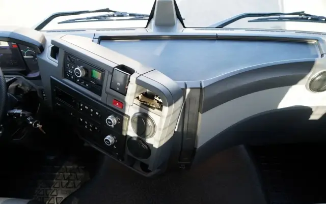 RENAULT C 430 / 6x4 / SKRZYNIOWY 7,2 M + HDS FASSI F215A / WYSÓW 10 M / STEROWANIE RADIOWE / WIDŁY / ROTATOR 