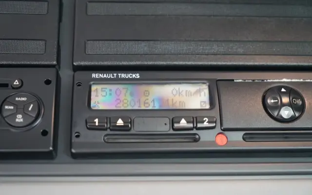 RENAULT C 430 / 6x4 / SKRZYNIOWY 7,2 M + HDS FASSI F215A / WYSÓW 10 M / STEROWANIE RADIOWE / WIDŁY / ROTATOR 