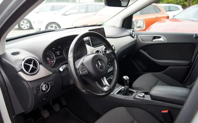 MERCEDES-BENZ Klasa B 180 Style