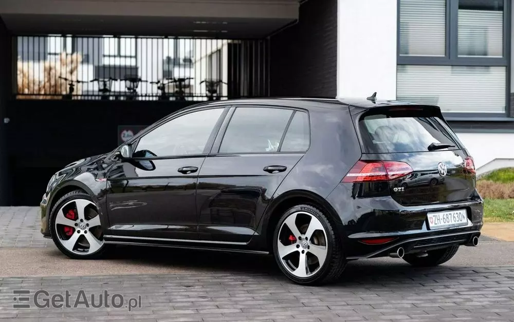 VOLKSWAGEN Golf VII 2.0 TSI BMT GTI Performance DSG