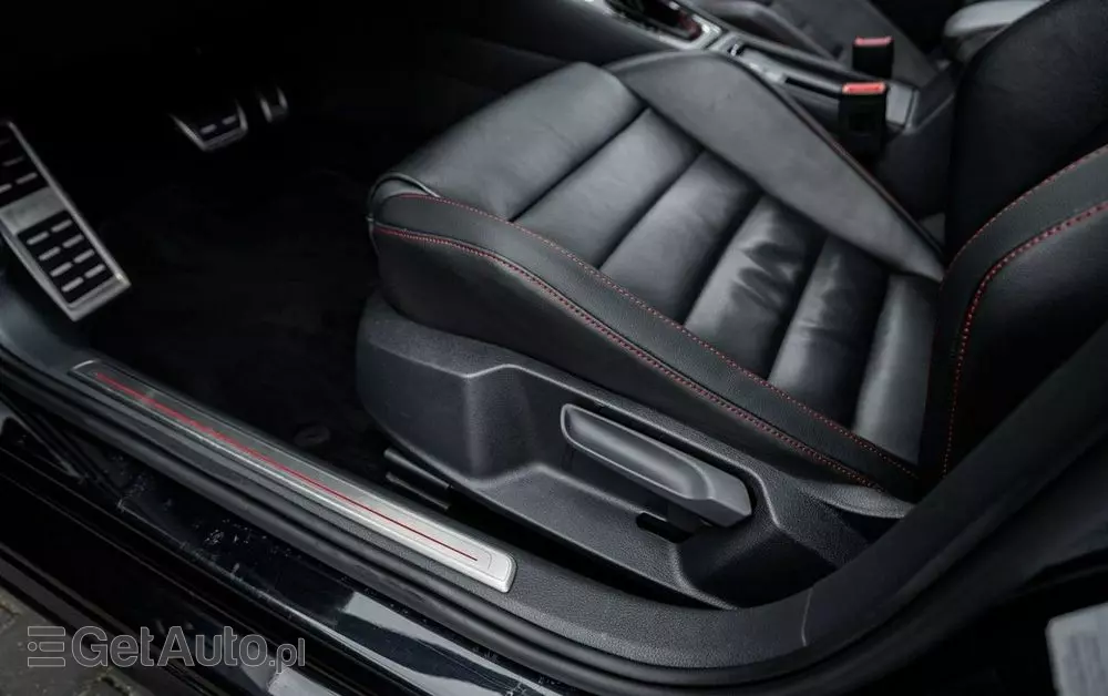 VOLKSWAGEN Golf VII 2.0 TSI BMT GTI Performance DSG