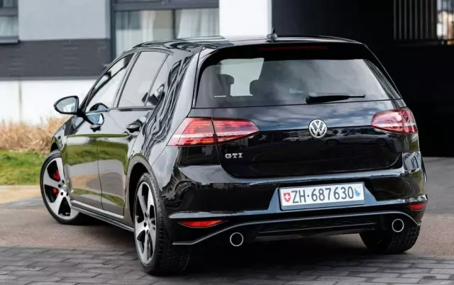 VOLKSWAGEN Golf VII 2.0 TSI BMT GTI Performance DSG