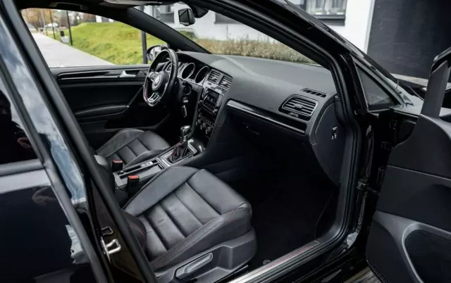 VOLKSWAGEN Golf VII 2.0 TSI BMT GTI Performance DSG