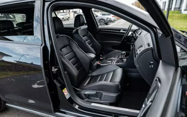 VOLKSWAGEN Golf VII 2.0 TSI BMT GTI Performance DSG