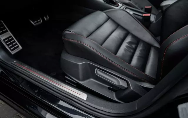 VOLKSWAGEN Golf VII 2.0 TSI BMT GTI Performance DSG