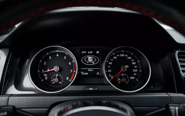 VOLKSWAGEN Golf VII 2.0 TSI BMT GTI Performance DSG