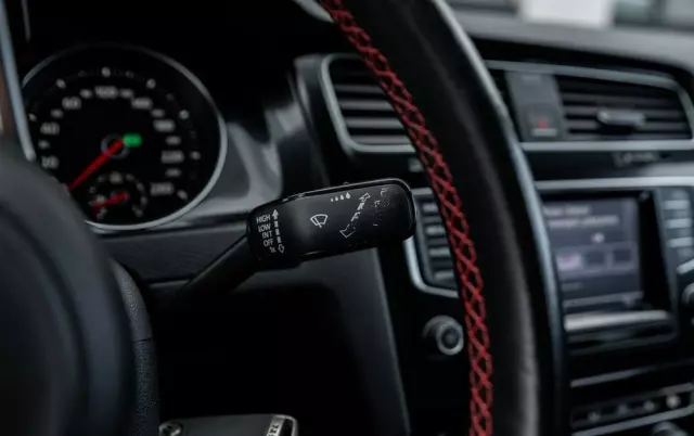 VOLKSWAGEN Golf VII 2.0 TSI BMT GTI Performance DSG