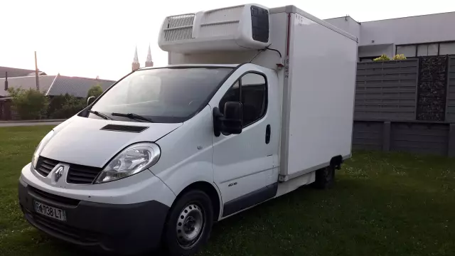 RENAULT Trafic 