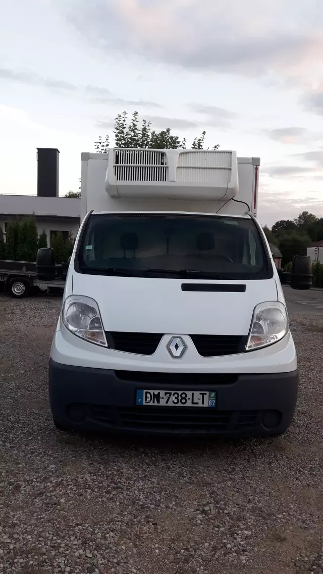 RENAULT Trafic 