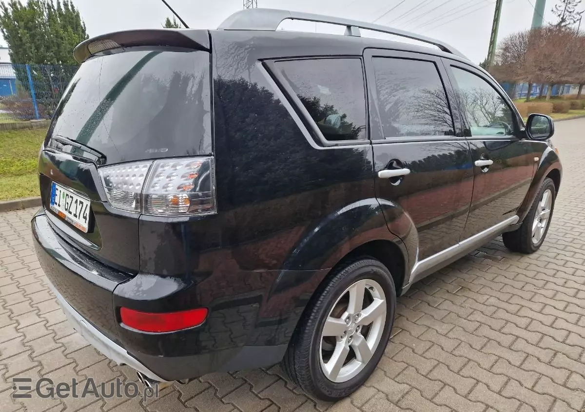 MITSUBISHI Outlander 2.0 DI-D 4WD Invite