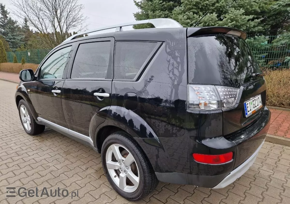 MITSUBISHI Outlander 2.0 DI-D 4WD Invite