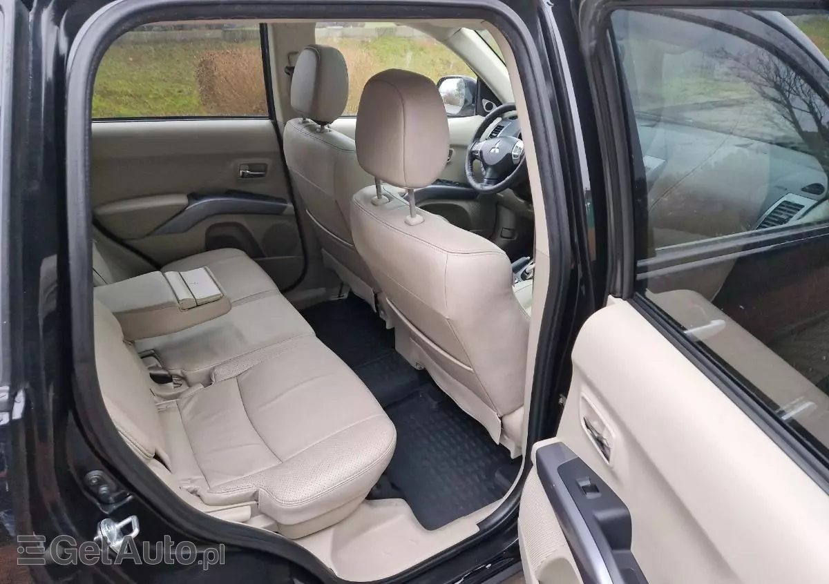 MITSUBISHI Outlander 2.0 DI-D 4WD Invite