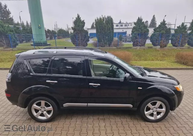 MITSUBISHI Outlander 2.0 DI-D 4WD Invite